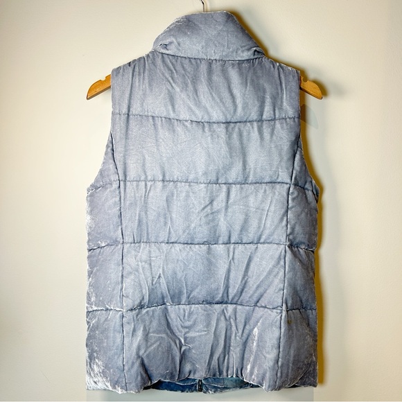 Ann Taylor LOFT Women's Cozy & Warm Icy Blue Quilted Velvet Puffer Vest Size S - Picture 2 of 10